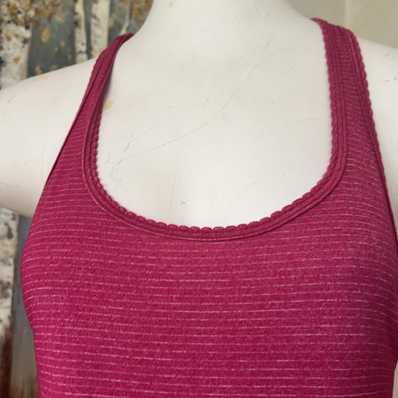 Lululemon Razorback Tank - Picture 2 of 8
